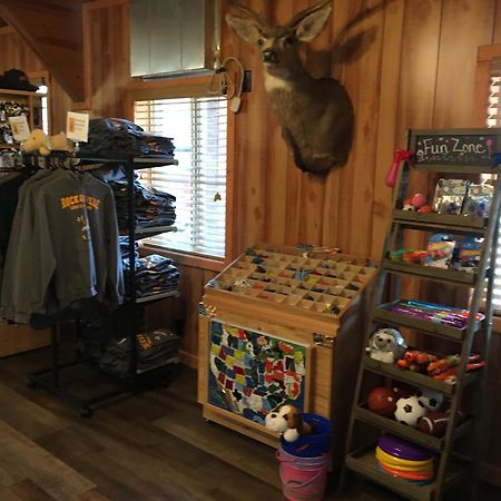 Rockerville Lodge & Cabins Кистон Экстерьер фото