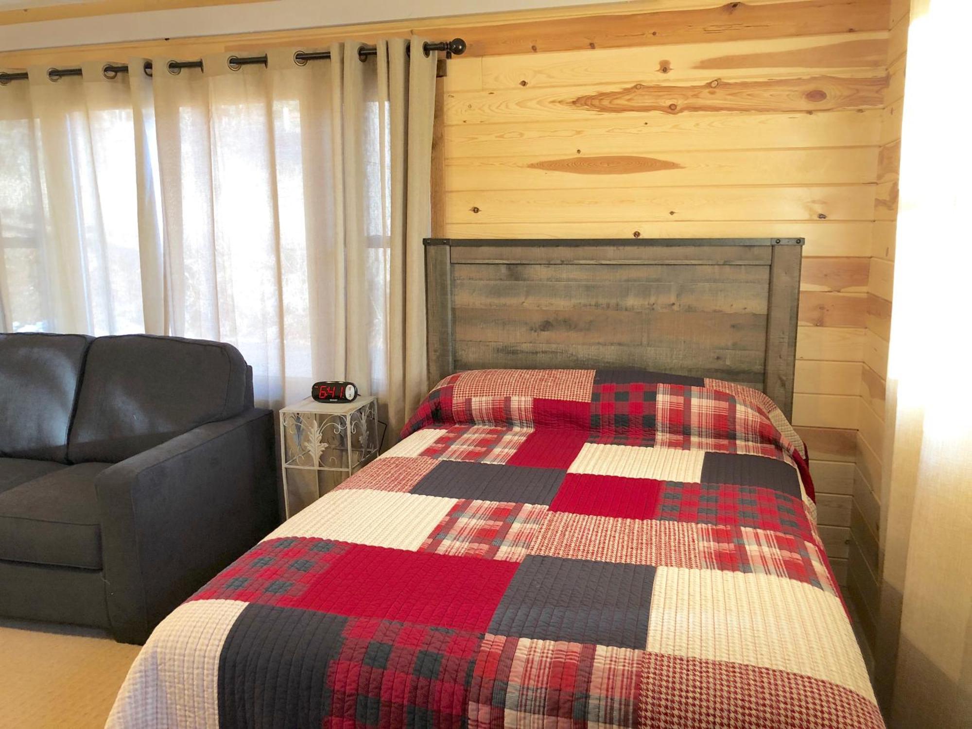 Rockerville Lodge & Cabins Кистон Экстерьер фото